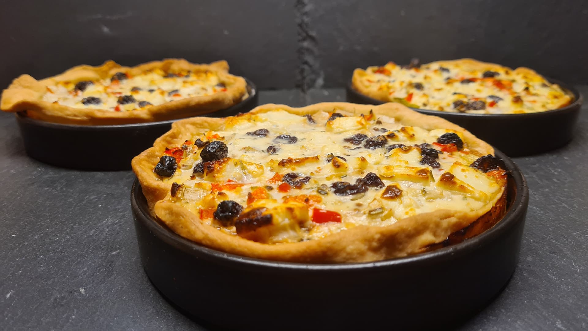 Panna Cotta Verbene auf Aprikose mit Zimthonigbrot